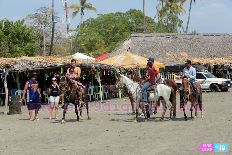 Nicas disfrutan de paz y tranquilidad en playas del pa&iacute;s